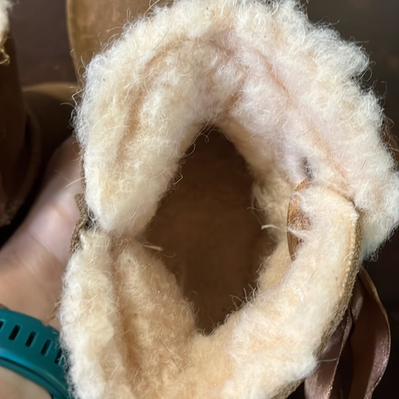 Girls Bear Pawz boots. - Picture 5 of 5